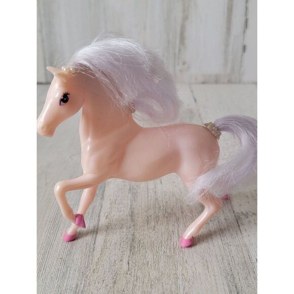 Enchanted Kingdom Horse pony pink doll accessory toy figure - Picture 4 of 8